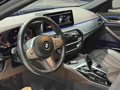 2022 BMW 5 Series 530Li Leading M Sport Package, чёрный — фото 11