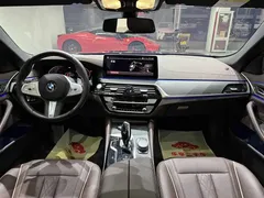 2022 BMW 5 Series 530Li Leading M Sport Package, чёрный — фото 14