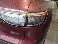 2025 Aito M8 EREV Ultra 53.4kWh 5-seat 192-line LiDAR — фото 8