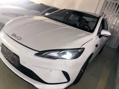 2025 BYD Seal 05 PHEV 120KM Smart Driving Flagship, белый — фото 2