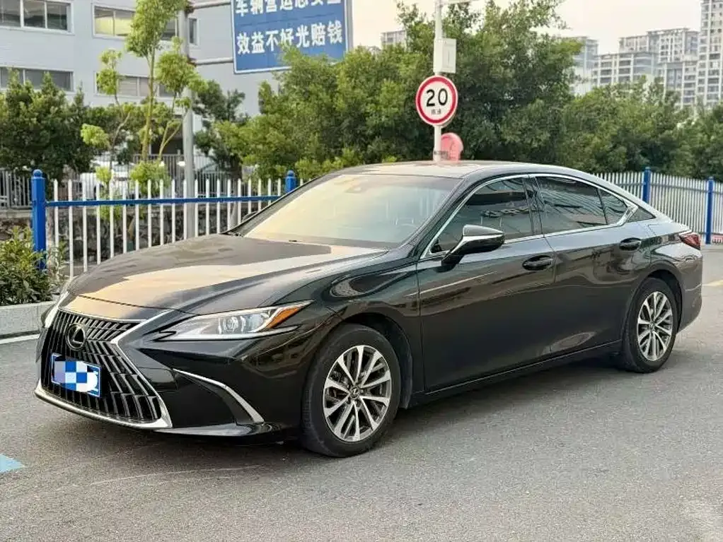 2023 Lexus ES 260 Excellence