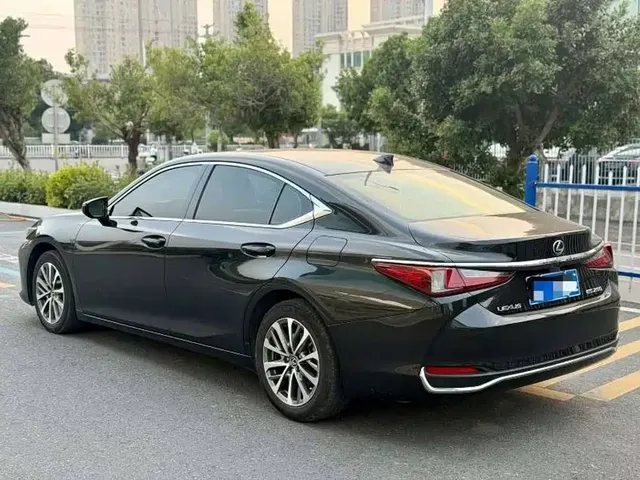 2023 Lexus ES 260 Excellence