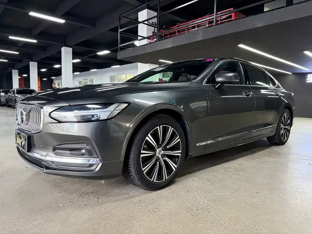 2021 Volvo S90