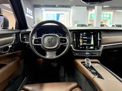 2021 Volvo S90 — фото 7