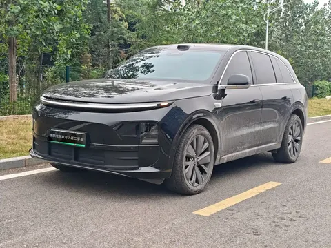2025 Li Auto L6