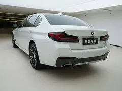 2021 BMW 5 Series 530Li xDrive M Sport Package, белый — фото 4
