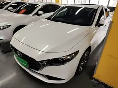 2021 Mazda 3 2.0L AT, белый — фото 2