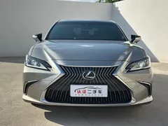 2020 Lexus ES 200 Luxury — фото 2
