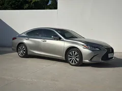 2020 Lexus ES 200 Luxury — фото 3
