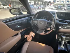 2020 Lexus ES 200 Luxury — фото 13