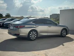 2020 Lexus ES 200 Luxury — фото 16