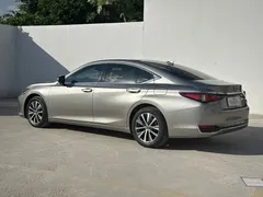 2020 Lexus ES 200 Luxury — фото 18