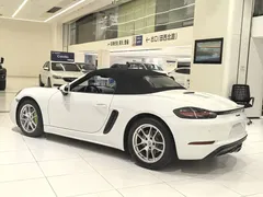 2022 Porsche 718 Boxster 2.0T, белый — фото 14