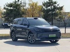 2024 Aito M7 1.5T Smart Driving 4WD Ultra 5-seat, синий — фото 3