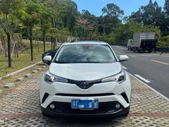 2020 Toyota C-HR 2.0L, белый — фото 2