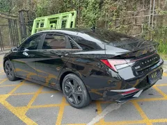 2021 Hyundai Elantra 1.5L CVT LUX Premium, чёрный — фото 9