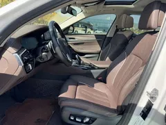 2021 BMW 5 Series 530Li Premium Luxury Package, белый — фото 5