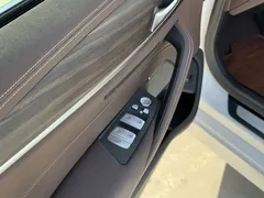 2021 BMW 5 Series 530Li Premium Luxury Package, белый — фото 7