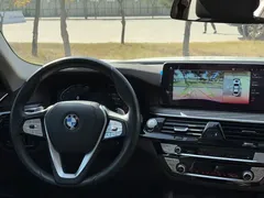2021 BMW 5 Series 530Li Premium Luxury Package, белый — фото 9