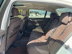 2021 BMW 5 Series 530Li Premium Luxury Package, белый — фото 14
