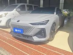 2023 Changan UNI-V 1.5T Premium — фото 1