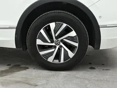 2023 Volkswagen Tiguan L 430PHEV Flagship, белый — фото 9