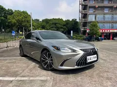 2022 Lexus ES 300h Premium — фото 1