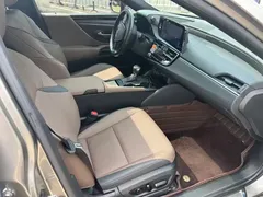 2022 Lexus ES 300h Premium — фото 5