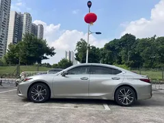 2022 Lexus ES 300h Premium — фото 6