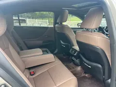 2022 Lexus ES 300h Premium — фото 8