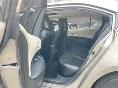 2021 Toyota Corolla 1.2T S-CVT Luxury — фото 10