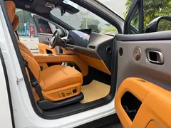 2025 Li Auto i8 Standard, белый — фото 7