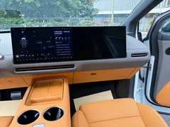2025 Li Auto i8 Standard, белый — фото 13
