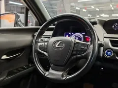 2020 Lexus UX 260h — фото 14