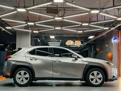 2020 Lexus UX 260h — фото 24