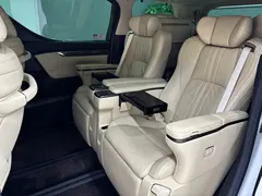 2021 Toyota Alphard Hybrid 2.5L Premium, белый — фото 16