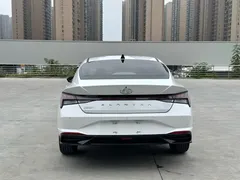 2022 Hyundai Elantra 1.5L CVT LUX Premium, белый — фото 5