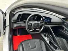 2022 Hyundai Elantra 1.5L CVT LUX Premium, белый — фото 12