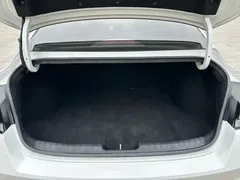 2022 Hyundai Elantra 1.5L CVT LUX Premium, белый — фото 21
