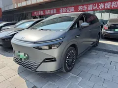 2025 Xpeng X9 EV 702 4WD High Performance Max — фото 1