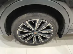 2025 Hongqi HS5 2.0T 4WD Pro, чёрный — фото 23