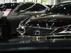 2021 Lexus LS 500h Luxury, чёрный — фото 23