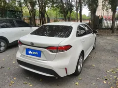 2022 Toyota Levin Hybrid 1.8H E-CVT Leading, белый — фото 3