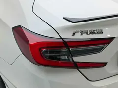 2022 Honda Accord 260TURBO Premium, белый — фото 17