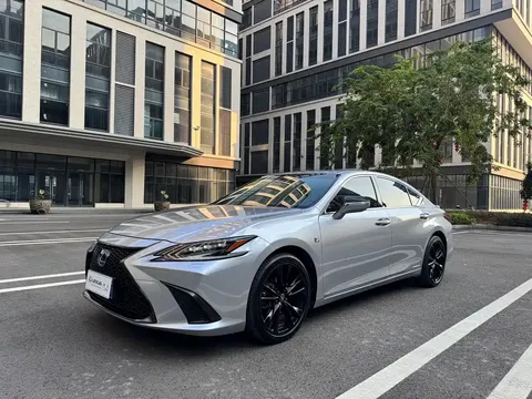 2021 Lexus ES 300h F SPORT