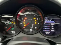 2022 Porsche 718 Boxster 2.0T — фото 12