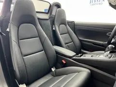 2022 Porsche 718 Boxster 2.0T — фото 14