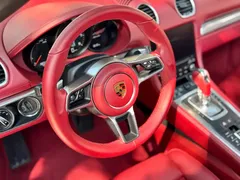 2022 Porsche 718 Boxster 2.0T, белый — фото 17