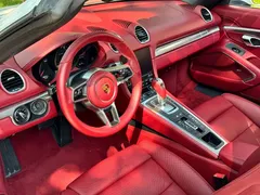 2022 Porsche 718 Boxster 2.0T, белый — фото 19