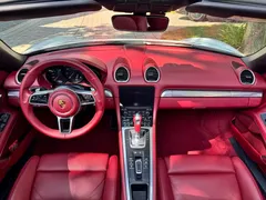 2022 Porsche 718 Boxster 2.0T, белый — фото 23